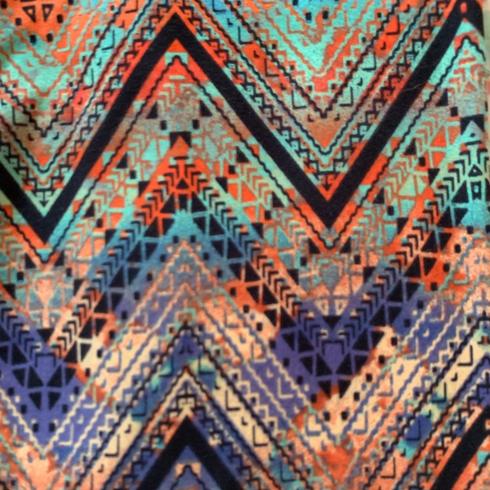Colorful Chevron Patterned Leggings - Picture 2 of 6